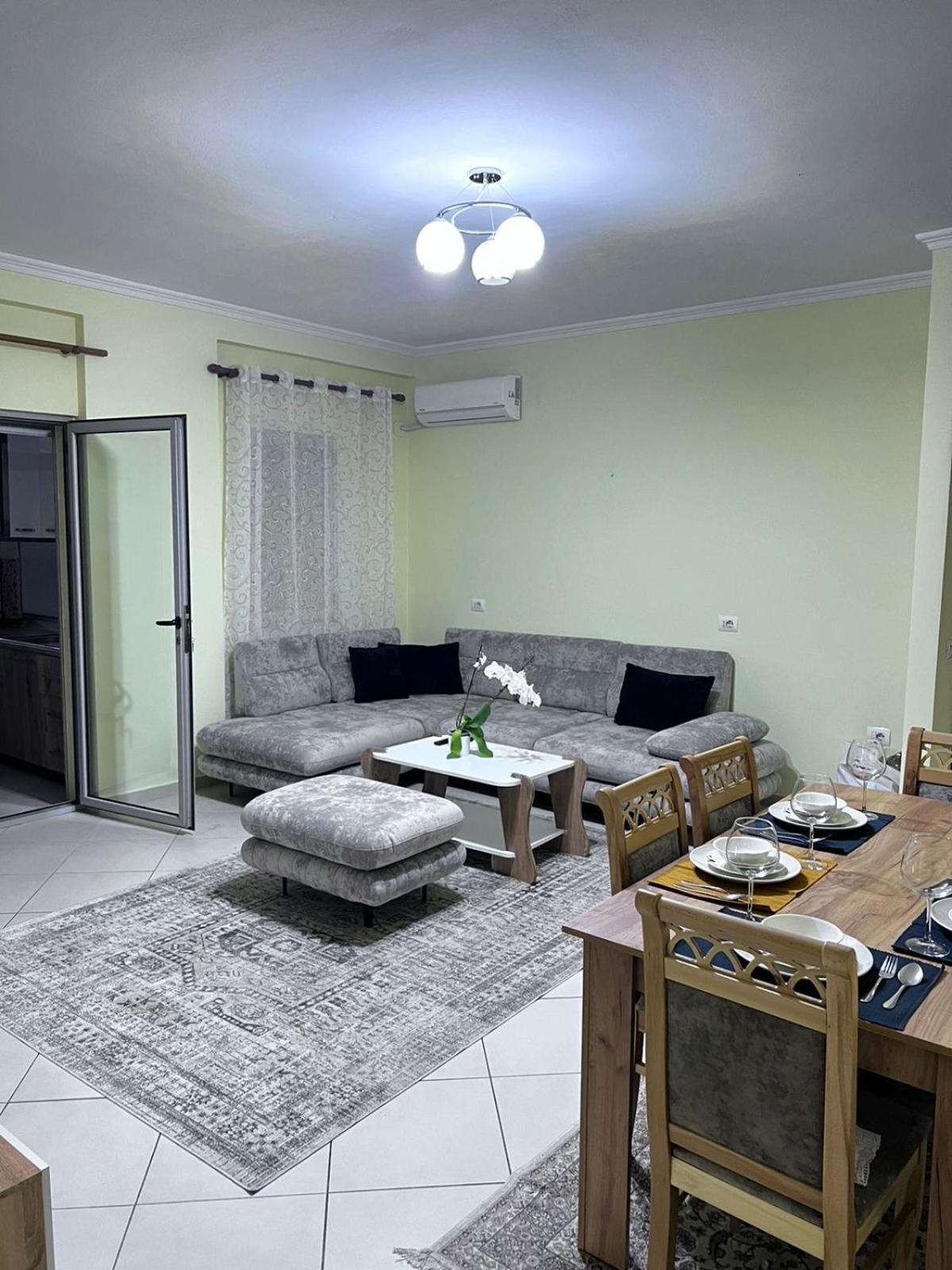 New Baazar Terrace Apartment Тирана Екстериор снимка
